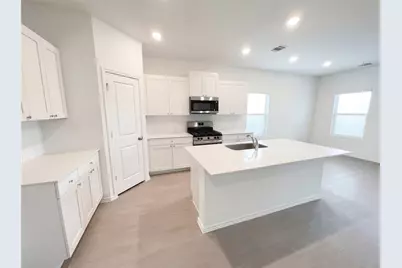 501 Vantage Drive, Hutto, TX 78634 - Photo 2