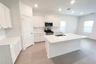 501 Vantage Dr, Hutto, TX 78634 - Photo 2