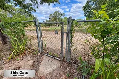507 Crockett Street, Martindale, TX 78655 - Photo 26