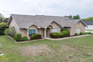 221 Breakaway Rd, Cedar Park, TX 78613 - Photo 2