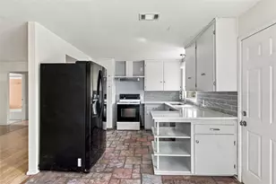 5200 Avon Pl, Austin, TX 78723 - Photo 12
