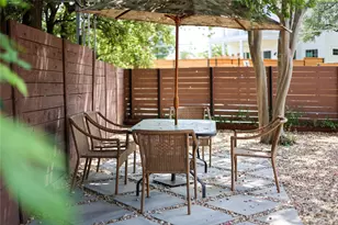 2201 E 9th St, Austin, TX 78702 - Photo 32
