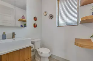 2201 E 9th St, Austin, TX 78702 - Photo 18