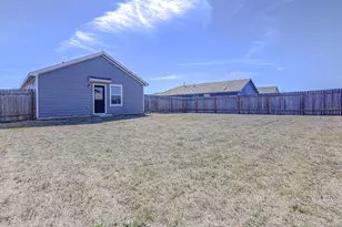 517 Thunderstorm Ave, Lockhart, TX 78644 - Photo 24