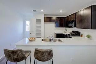 517 Thunderstorm Ave, Lockhart, TX 78644 - Photo 10