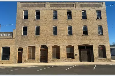 111 NE 2nd Street NE, Smithville, TX 78957 - Photo 4