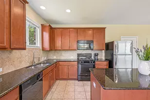 140 Lynn Crest Bend, Buda, TX 78610 - Photo 6