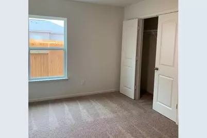 213 N Crescent Park Drive, Jarrell, TX 76537 - Photo 16