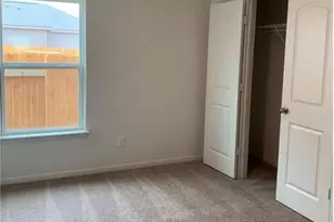 213 N Crescent Park Dr, Jarrell, TX 76537 - Photo 16