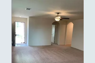 213 N Crescent Park Drive, Jarrell, TX 76537 - Photo 4