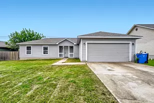805 Debra Dr, Taylor, TX 76574 - Photo 2