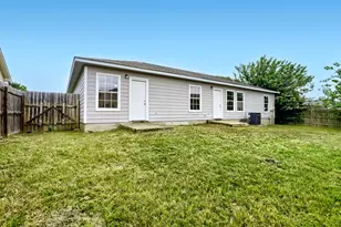 805 Debra Dr, Taylor, TX 76574 - Photo 26