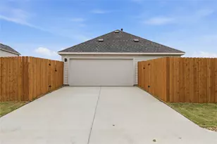 215 Bellie Ln, Kyle, TX 78640 - Photo 18