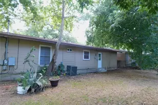 1400 Berkshire Dr, Austin, TX 78723 - Photo 16