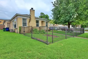 1408 W 47th St, Austin, TX 78756 - Photo 2