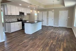 709 W Evans St, Hearne, TX 77859 - Photo 2