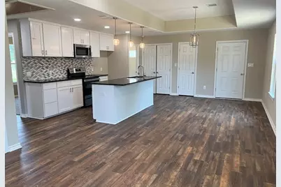 709 W Evans Street, Hearne, TX 77859 - Photo 2