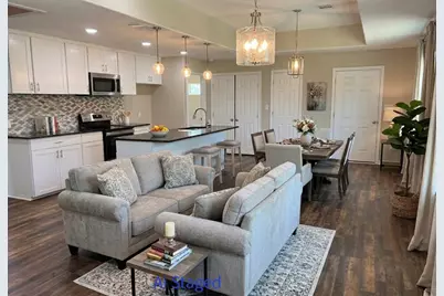 709 W Evans Street, Hearne, TX 77859 - Photo 2