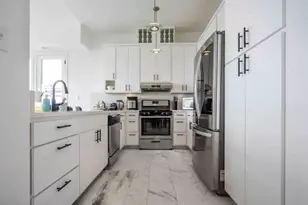 5924 Lookout Mountain Dr, Austin, TX 78731 - Photo 10