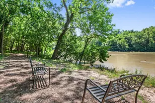 208 Trailside Ln, Bastrop, TX 78602 - Photo 32