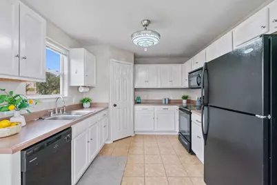 130 Killian Loop, Hutto, TX 78634 - Photo 8