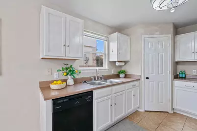 130 Killian Loop, Hutto, TX 78634 - Photo 8