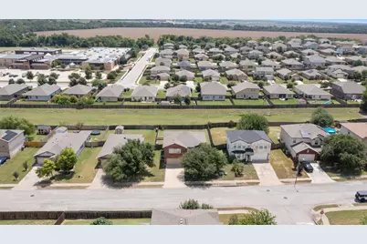 130 Killian Loop, Hutto, TX 78634 - Photo 4