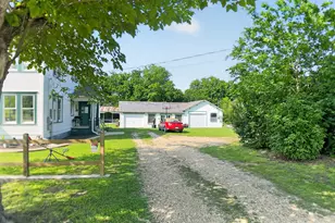 240 W Allen St, Bartlett, TX 76511 - Photo 32