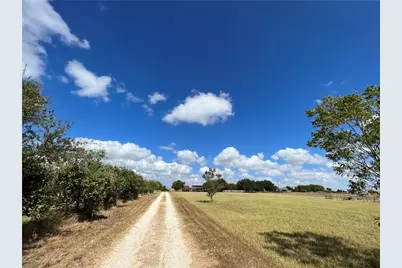 2120 Fm 1704, Elgin, TX 78621 - Photo 38