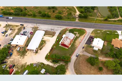 805 N Magnolia Avenue, Luling, TX 78648 - Photo 2