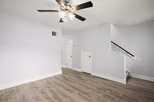 10905 Elm St, Jonestown, TX 78645 - Photo 10