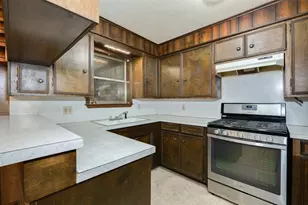 504 N Echols St, Caldwell, TX 77836 - Photo 8