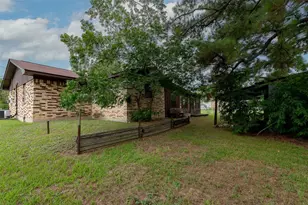 504 N Echols St, Caldwell, TX 77836 - Photo 28