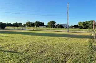 616 S Rockdale St, Lexington, TX 78947 - Photo 12