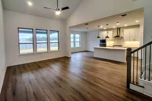 1824 Spg Mountain Cv, Georgetown, TX 78628 - Photo 2