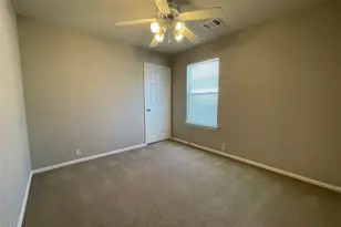 208 Spruce Dr, Kyle, TX 78640 - Photo 16