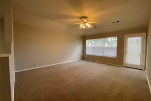 208 Spruce Dr, Kyle, TX 78640 - Photo 8