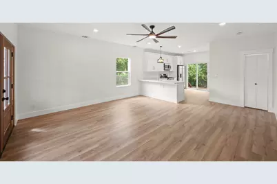 2102 S Church Street, Georgetown, TX 78626 - Photo 28