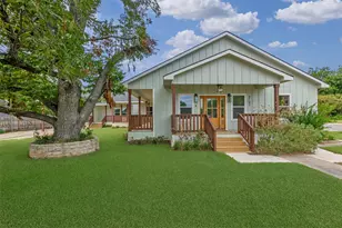 2102 S Church St, Georgetown, TX 78626 - Photo 2