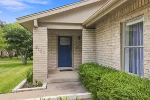 8107 Middle Ct, Austin, TX 78759 - Photo 2