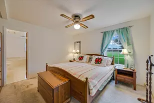 835 Jones St, Smithville, TX 78957 - Photo 12