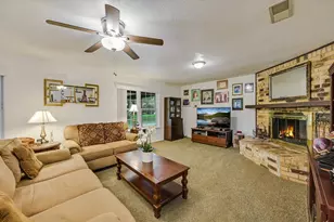 835 Jones St, Smithville, TX 78957 - Photo 4