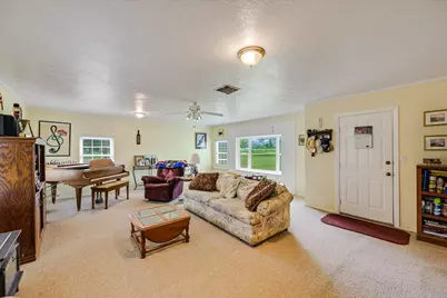 835 Jones Street, Smithville, TX 78957 - Photo 10
