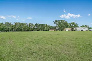 835 Jones St, Smithville, TX 78957 - Photo 20