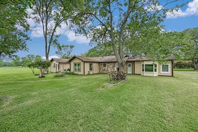 835 Jones Street, Smithville, TX 78957 - Photo 18