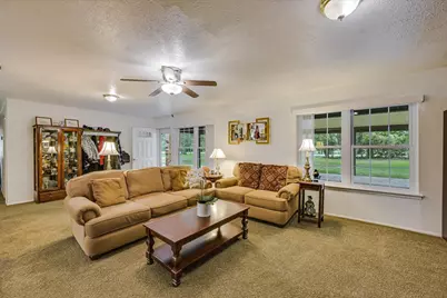 835 Jones Street, Smithville, TX 78957 - Photo 6