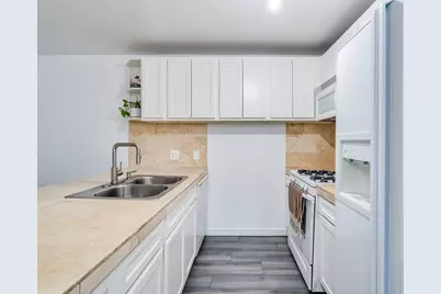 1607 Valleyridge Drive #B, Austin, TX 78704 - Photo 6
