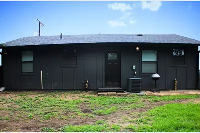 906 E Live Oak Street, Lockhart, TX 78644 - Photo 8
