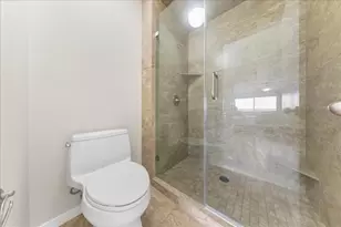 40 N Interstate Hwy 35, Austin, TX 78701 - Photo 16