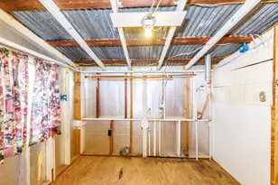 406 Carpenter St, Smiley, TX 78159 - Photo 14